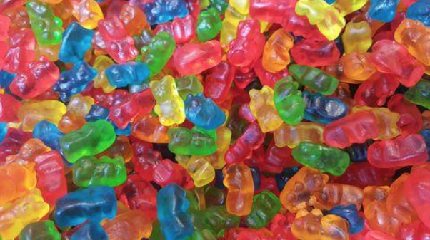 Gelatine wordt voornamelijk als bindmiddel gebruikt voor bijvoorbeeld gummy beertjes